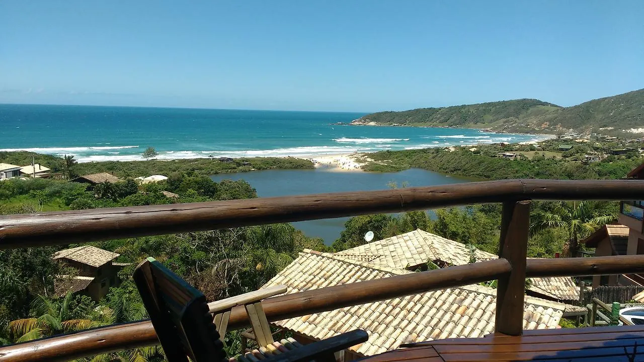 Pousada Uhuru Praia do Rosa Värdshus
